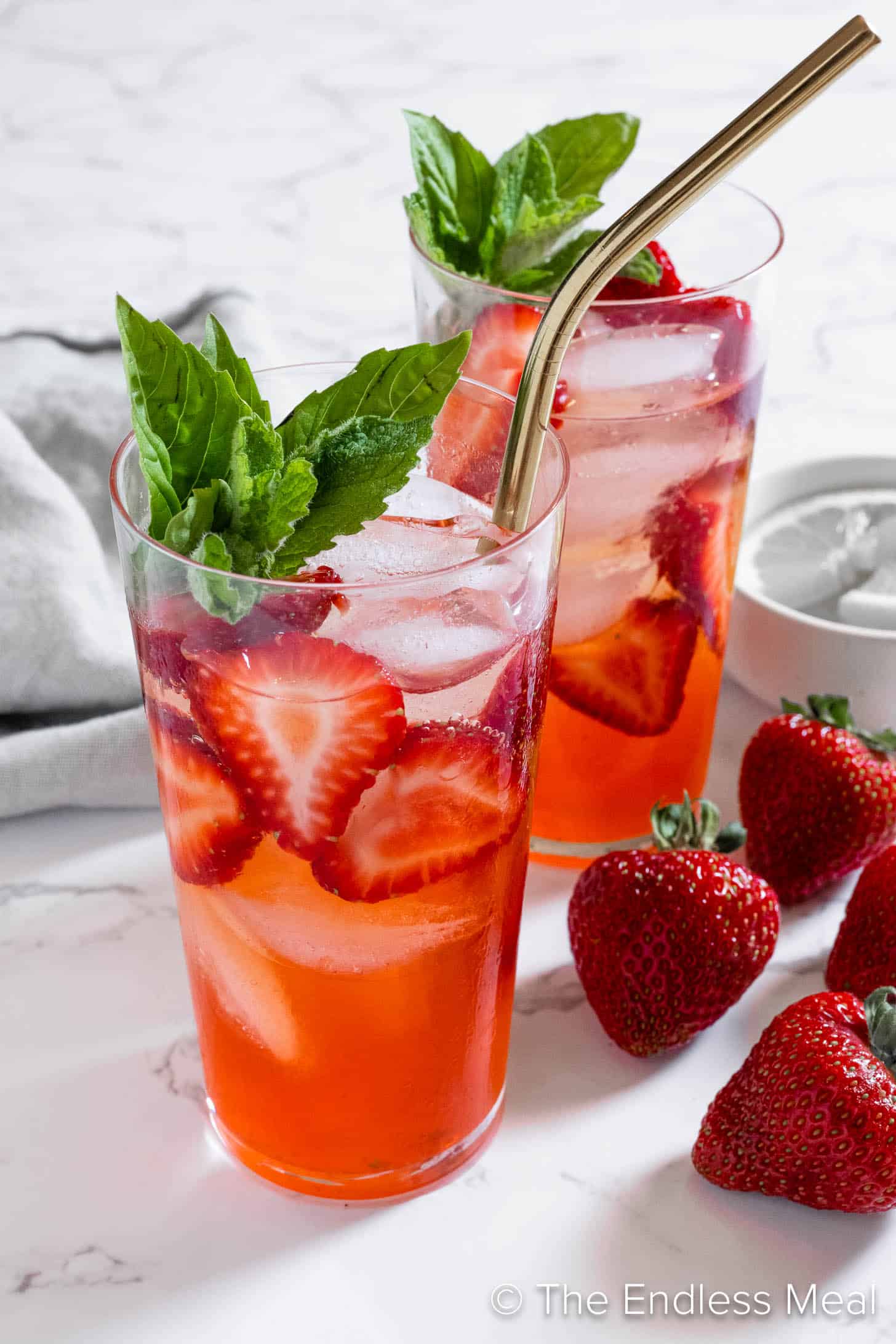 Minuman Nyegerin : Si Strawbery Mojito