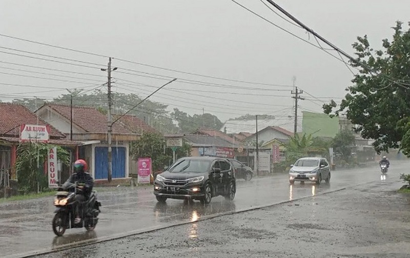 Warning! Hujan Badai Masih Mengintai