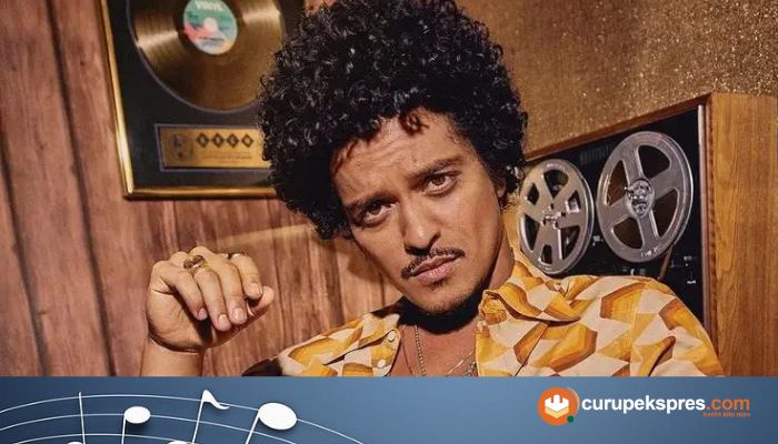 Lirik Lagu dan Terjemahannya ' Talking To The Moon' Bruno Mars 