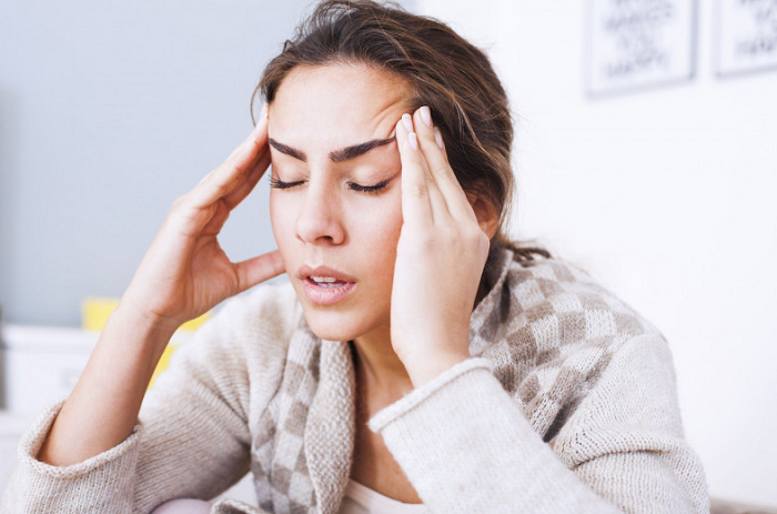 Sakit Kepala Saat Menstruasi? Kenali Penyebab dan Cara Mengatasinya