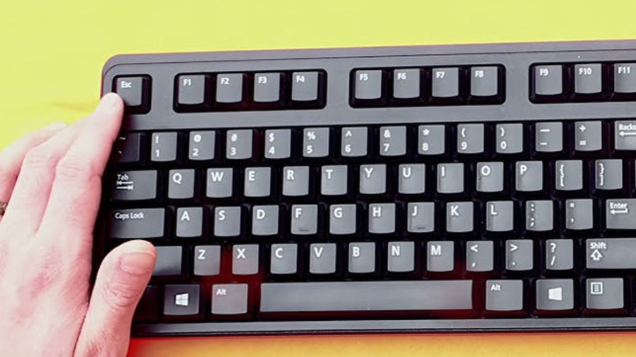 Catat! Ini 3 Tips Merawat Keyboard PC agar Selalu Terlihat Baru, Buruan Cek Disini!
