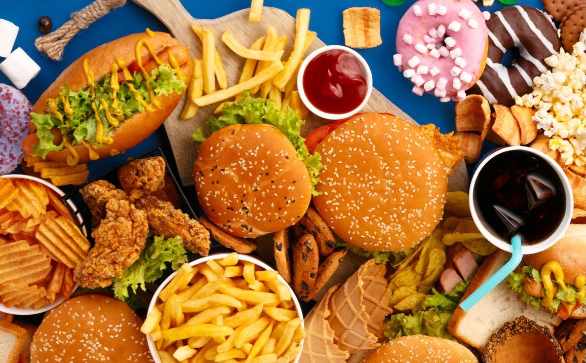  Mengapa Terlalu Banyak Makan Junk Food Berbahaya bagi Kesehatan Tulang? Ini Penjelasannya