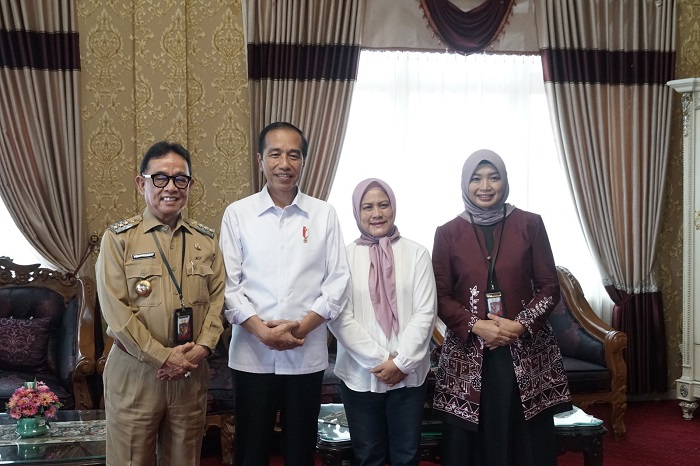 Presiden Jokowi Cicipi Lemea Kepahiang