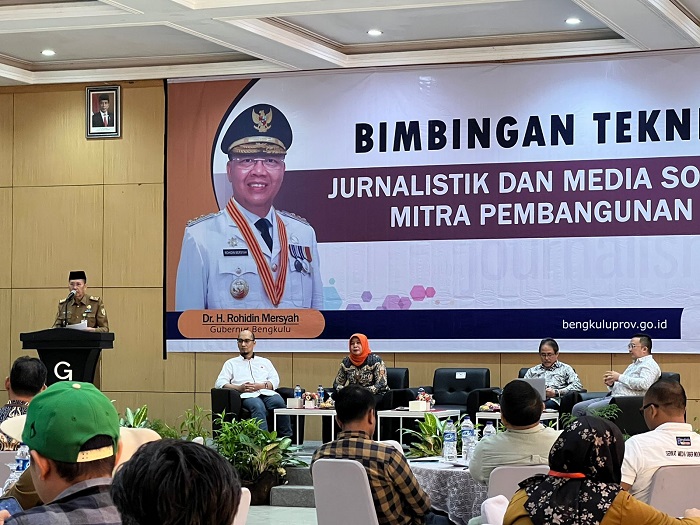 Sekda Provinsi Bengkulu Buka Bimtek Jurnalistik dan Medsos Mitra Pembanguan Provinsi Bengkulu 