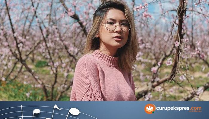 Lirik Lagu & Terjemahannya ' I Like You So Much,You'll Know It ' Ysabelle Cuevas