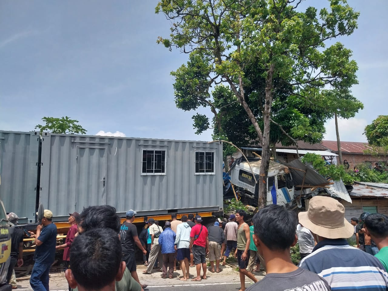 Tikungan Tiga Beradik Kembali Makan Korban Jiwa, Pemilik Gudang Sayur MD