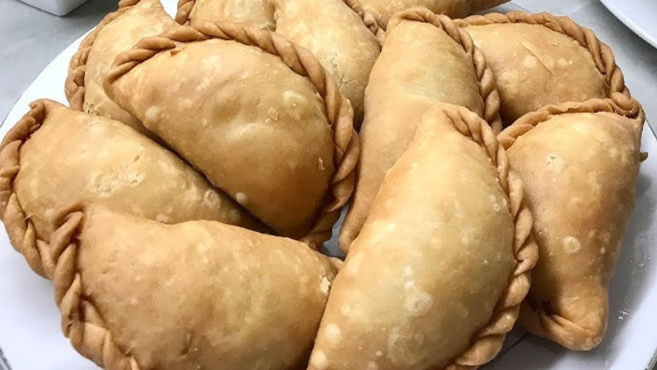 Resep Pastel Apel Kayu Manis Ala Rumahan, Buruan Cobain!