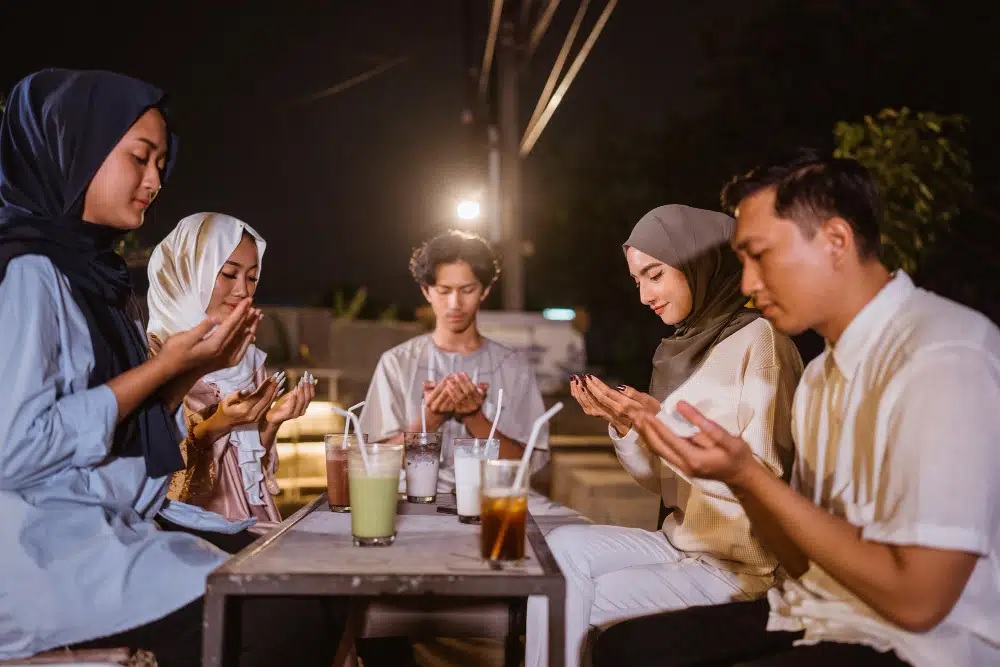 Ramadan Telah Tiba! Ini 9 Tradisi yang Selalu Dirindukan