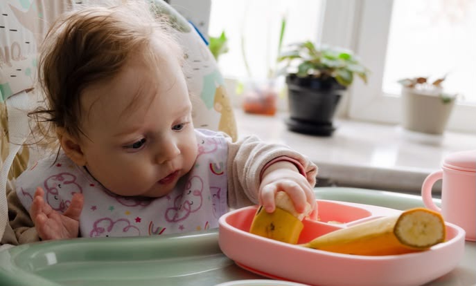 Rekomendasi Buah MPASI 9 Bulan agar Bayi Sehat, Aktif, dan Cerdas