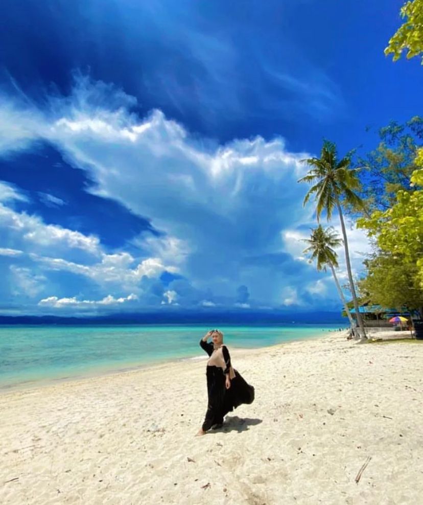 Menikmati Dunia Bawah Laut di  Pantai Tanjung Karang  Sulawesi Tengah