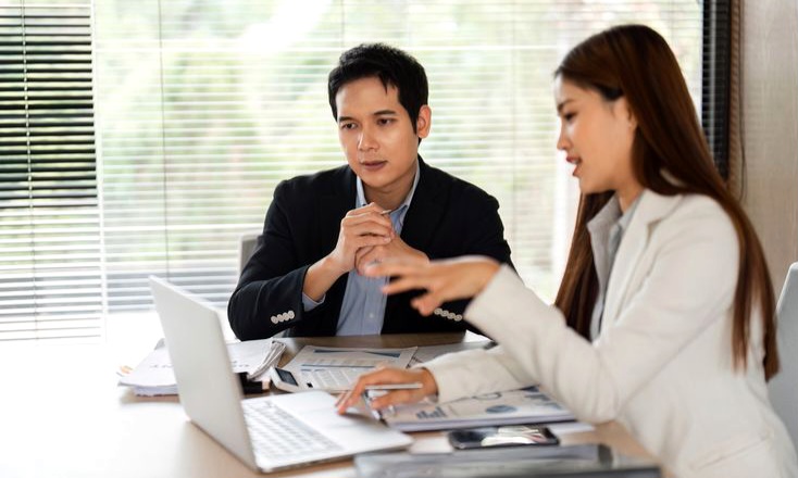  Bukan Sekadar Godaan, Ini Alasan Perselingkuhan dengan Teman Kerja Kerap Terjadi