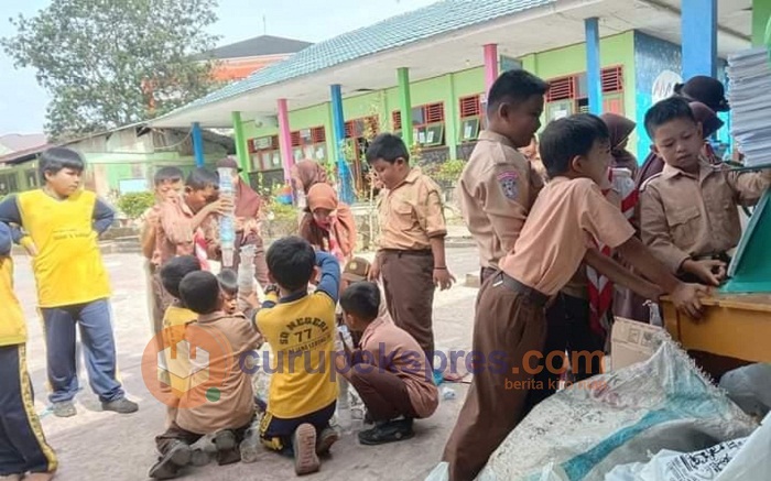 SDN 77 Rejang Lebong  Gandeng Bank Sampah Laksanakan Ini