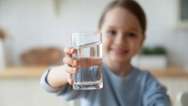 Cara Efektif Mengatasi Anak yang Susah Minum Air Putih