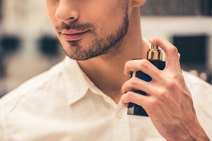 Trik Ampuh: Cara Mengaplikasikan Parfum Agar Wanginya Tahan Seharian