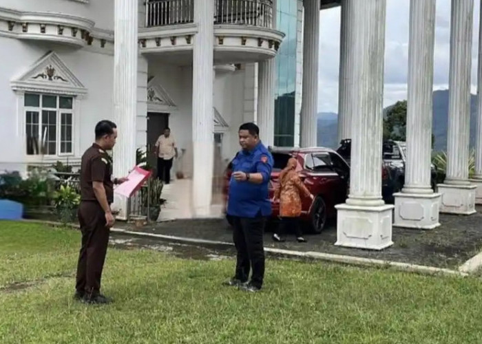 Rumah Mantan Bupati Bando Amin Digeledah Jaksa, Dugaan Korupsi Lahan GOR Kepahiang Mencuat