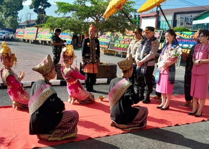 Kapolres Baru Disambut Secara Adat, Pisah Sambut Kapolres Rejang Lebong