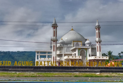 Masjid Agung Kurban 5 Sapi dan 1 Kerbau