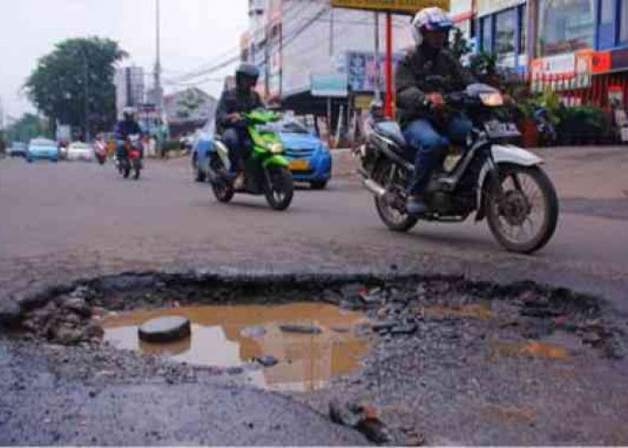 Bahaya Jalan Berlubang bagi Pengendara yang Harus Diwaspadai