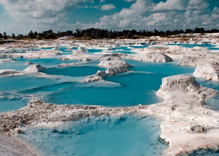 Bangka Belitung Punya Danau Kaolin yang Mempesona