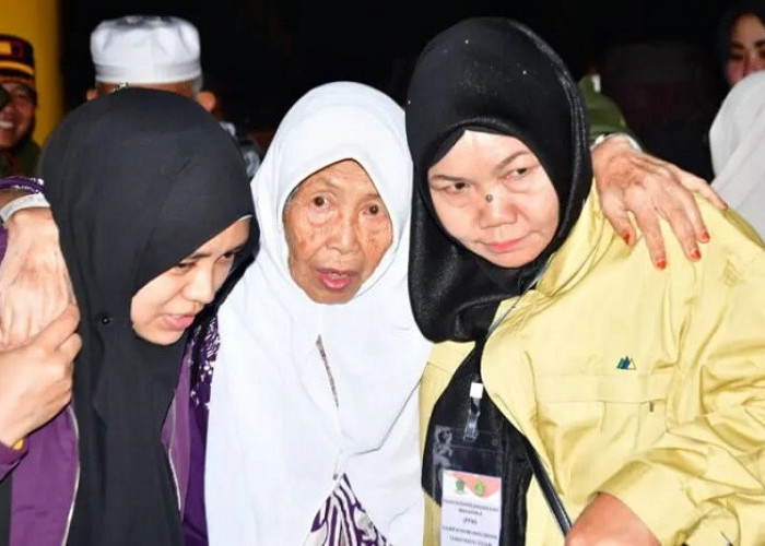 239 Jamaah Haji Tiba di Curup Pukul 3 Dini Hari, Keluarga Sempat Tidur di Masjid Agung