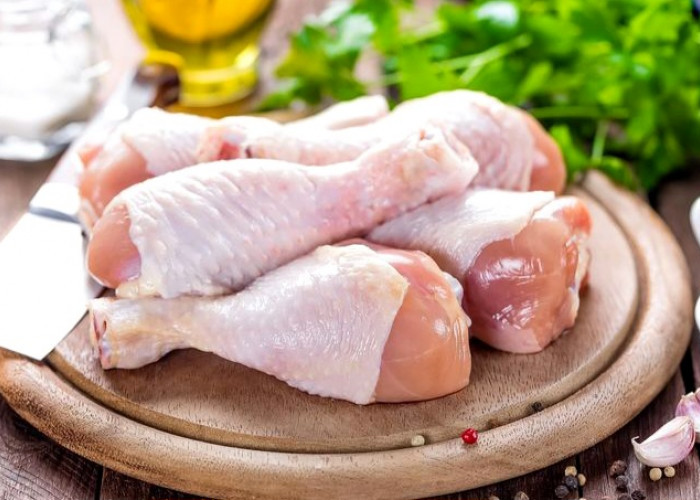  Keamanan Pangan Saat Ramadan, Salahkah Mencuci Ayam Sebelum Dimasak?