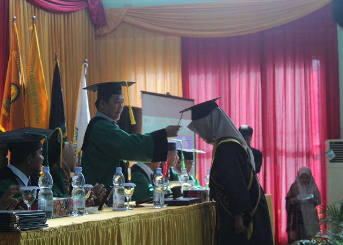 SDM lulusan IAIN Curup Punya Skill dan Daya Saing, Rektor : Seluruh Wisudawan Bisa Bermanfaat Untuk Lingkungan