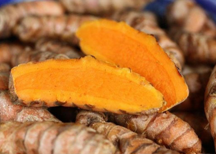 Rutin Minum Air Kunyit Mentah? Ini Manfaat Luar Biasa bagi Tubuh