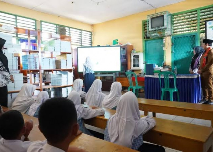 Pembelajaran Makin Canggih! 321 Sekolah di Bengkulu Kini Gunakan Smart TV