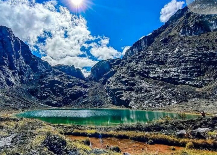 Pesona Taman Nasional Lorentz Papua yang Memukau