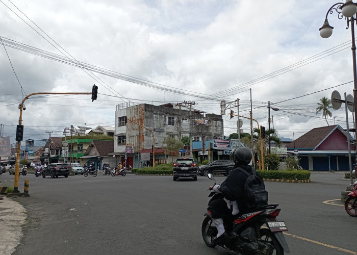 Setiap Menjelang Akhir Tahun Traffic Light Rusak?