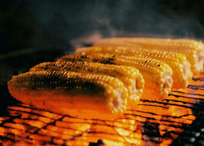 Tips Jagung Bakar Empuk untuk Tahun Baru Nanti