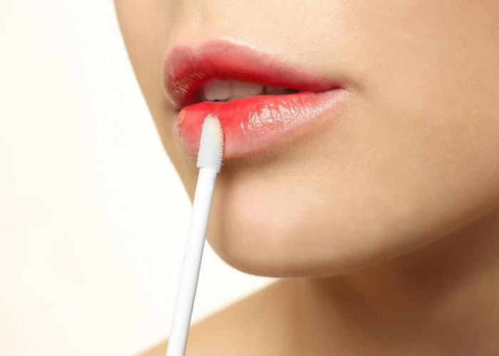  Tips Ombre Lipstik Pada Bibir Tebal dan Gelap, Agar Terlihat Cantik
