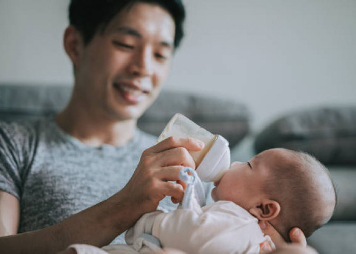Tips dari Ahli untuk Para Ayah dalam Merawat Bayi Baru Lahir