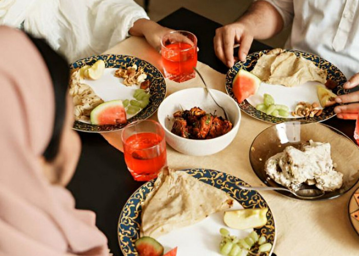 Mengapa Makan Berlebihan Saat Sahur Justru Membuat Puasa Lebih Berat?