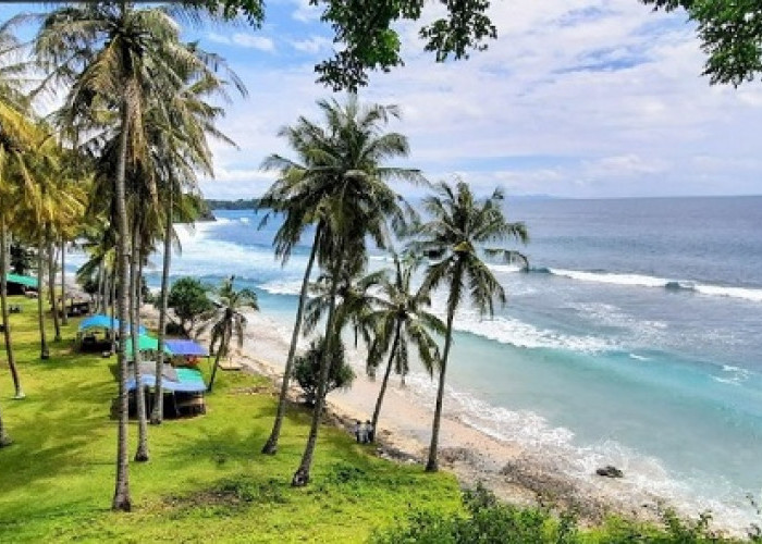 Keindahan Pantai Senggigi Di Lombok Barat