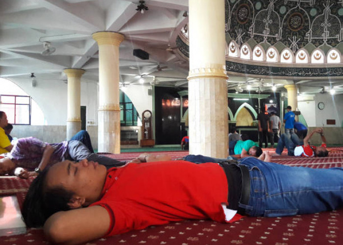 Bolehkah Berpuasa Ramadhan Dimanfaatkan untuk Tidur Seharian?