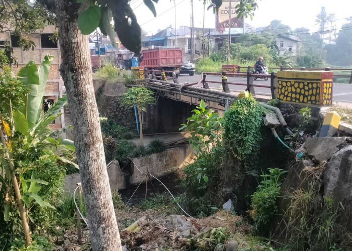 Panther Merah Masuk Kolong Jembatan Sudah Dievakuasi, Penyebab Out Control 