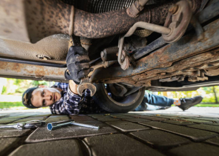 Cara Mencegah Karat di Kolong Mobil Saat Musim Hujan