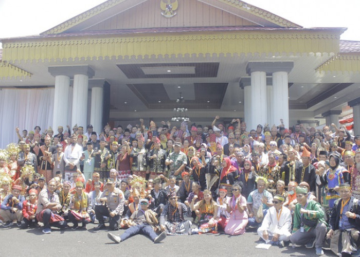 Dihadiri Ratusan Masyarakat Nusantara, RL Tuan Rumah Rakernas AMAN ke VII