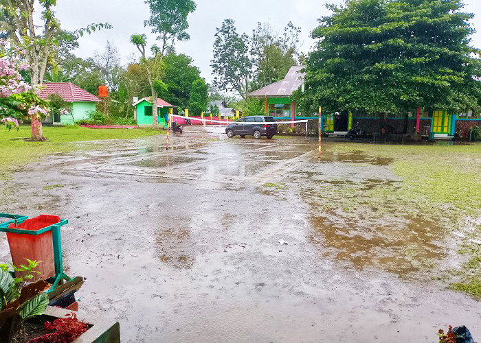 SDN 18 RL, Halaman Sekolah Dikeluhkan Sering Banjir