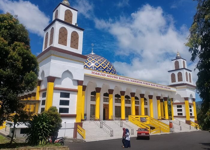 Salat Id di Masjid Agung Dipimpin Drs Samiri, Ketua MUI jadi Khotib