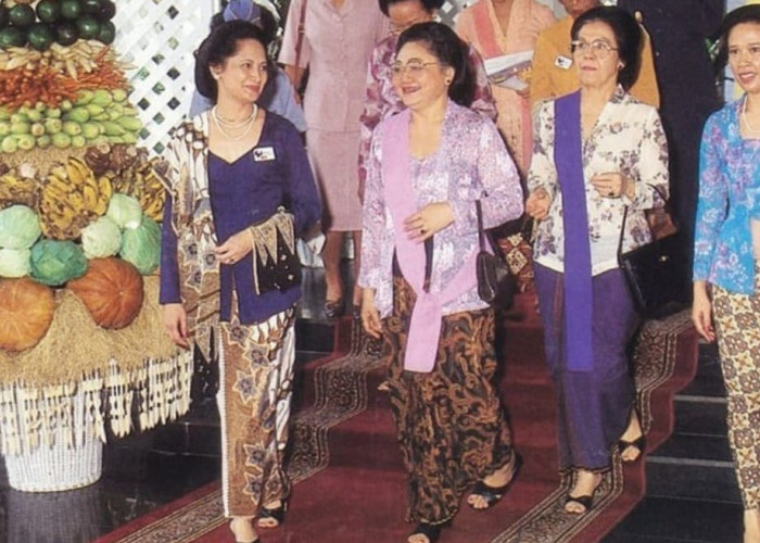 Hari Batik Nasional: Ini Motif Batik Favorit Ibu Tien Soeharto  