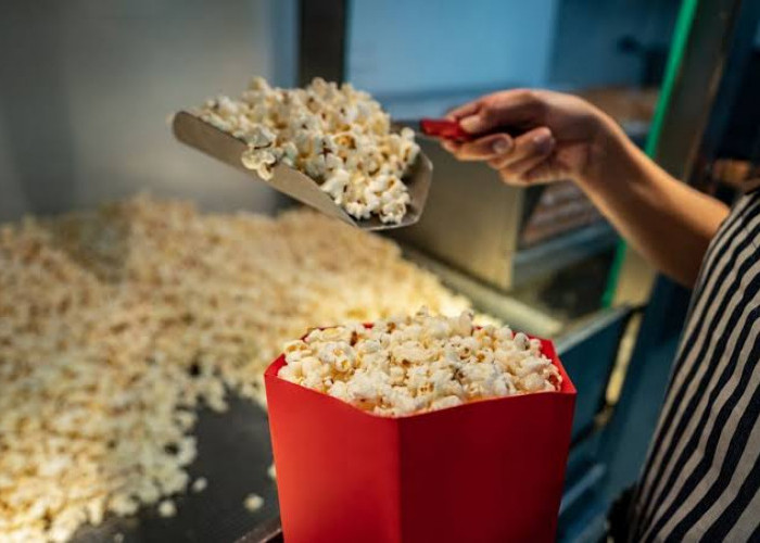 Kenapa Popcorn Jadi Pilihan Favorit di Bioskop, Bukan Bakso atau Burger?