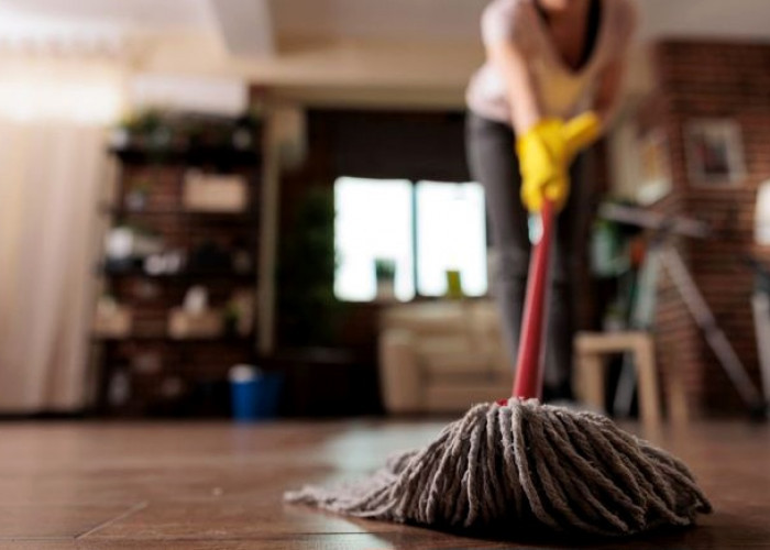  Bikin Lantai Bersih dan Harum Tanpa Ribet dengan Cara Ini