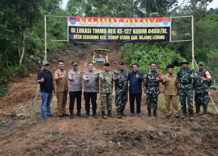 TMMD Ke-127 Bangun Jalan Penghubung Desa di Curup