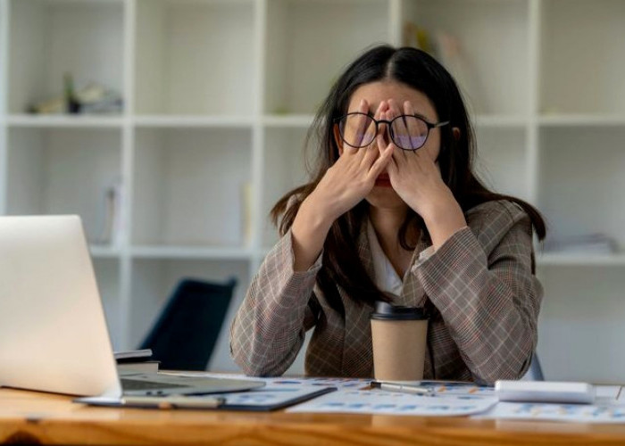 Jarang Bergerak Bisa Merusak Mata? Ini Fakta Ilmiahnya