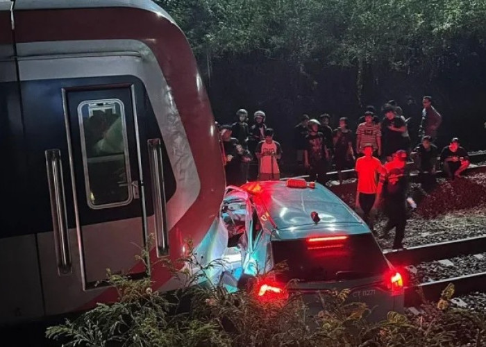 Fakta di Balik Kecelakaan KRL Argo Bromo Anggrek, Gangguan Mobil Listrik Jadi Sorotan!