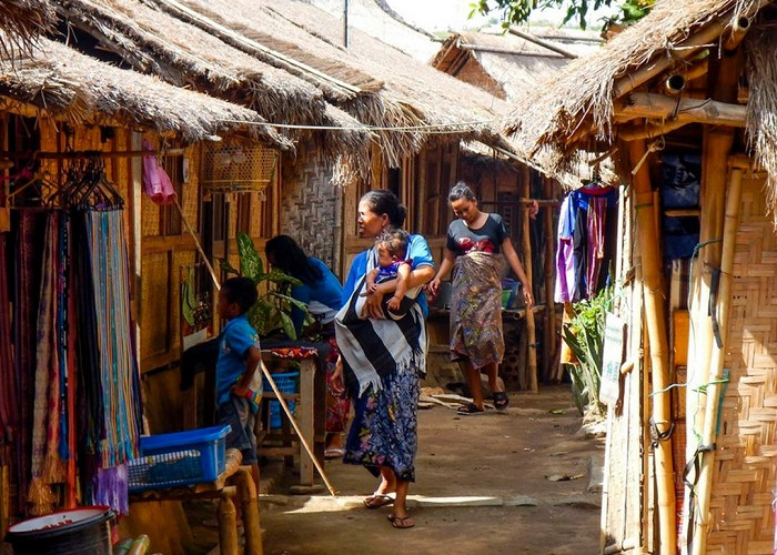 Keunikan Desa Sade Di Pulau Lombok