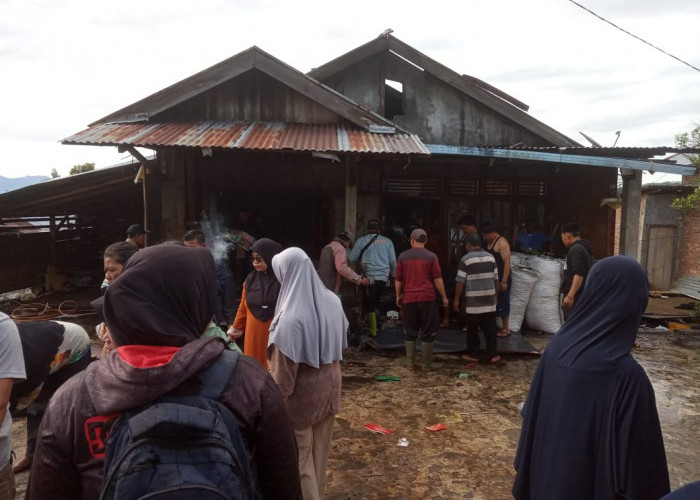 Rumah Warga Air Bening Dilalap Api, Kerugian Ditaksir Rp 100 Juta