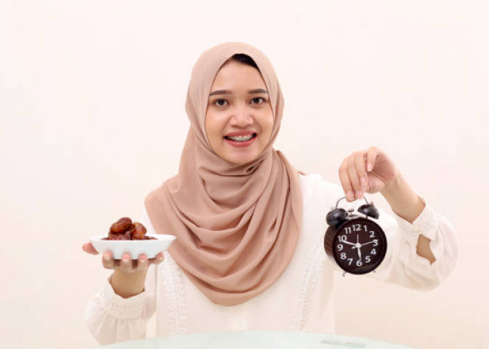 Inilah Alasan Kenapa Azan Maghrib Saat Bulan Puasa Terasa Sangat Lama